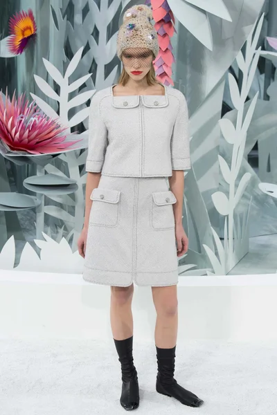Look 7